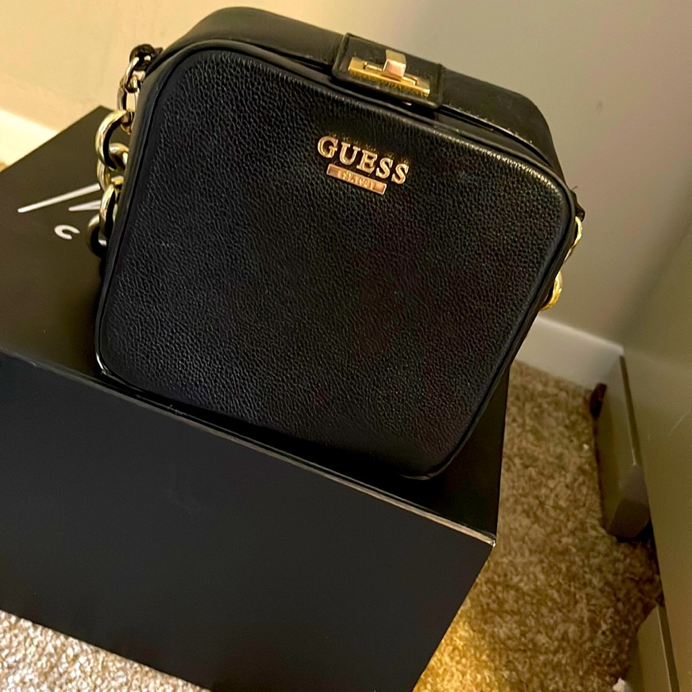 Guess boxed chain bag